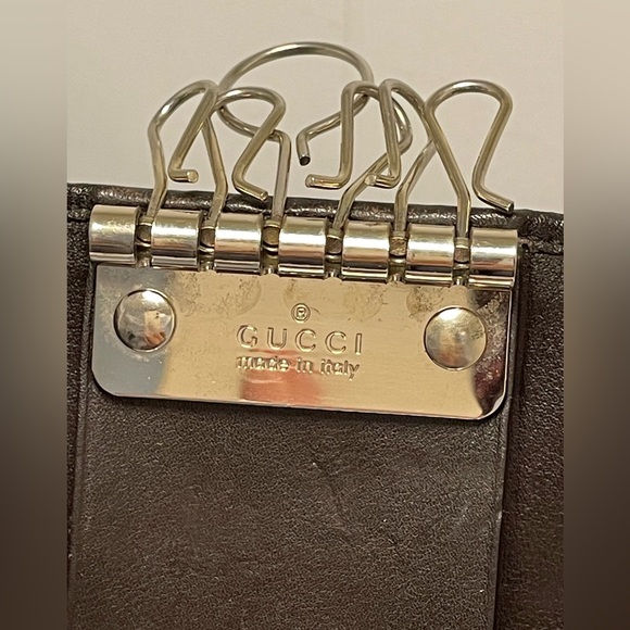 Gucci monogram key case - Picture 9 of 17